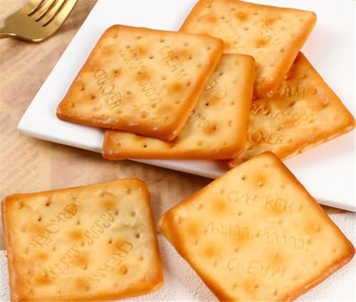 6Pcs Realistic Artificial Soda Cracker Decorative Biscuit Props