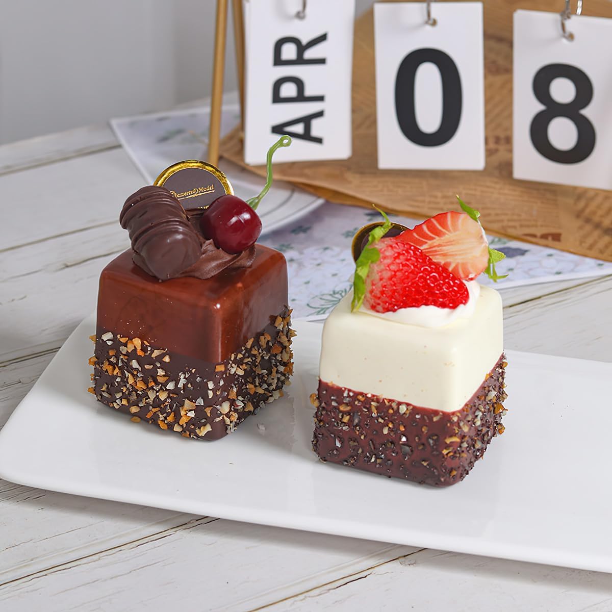 4PCS Realistic Artificial Cupcakes Set for Decorations