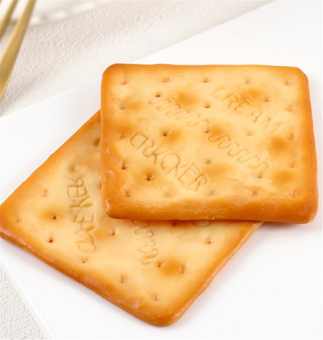 6Pcs Realistic Artificial Soda Cracker Decorative Biscuit Props