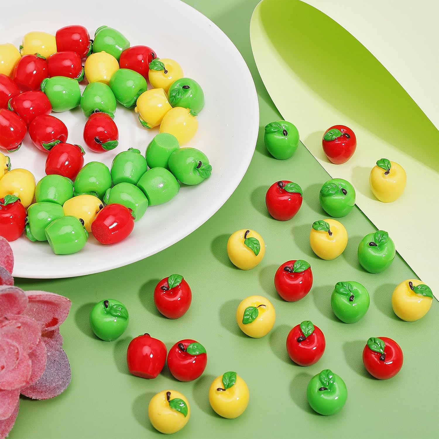 CHGCRAFT 60Pcs 3Colors Mini Artificial Resin Apples