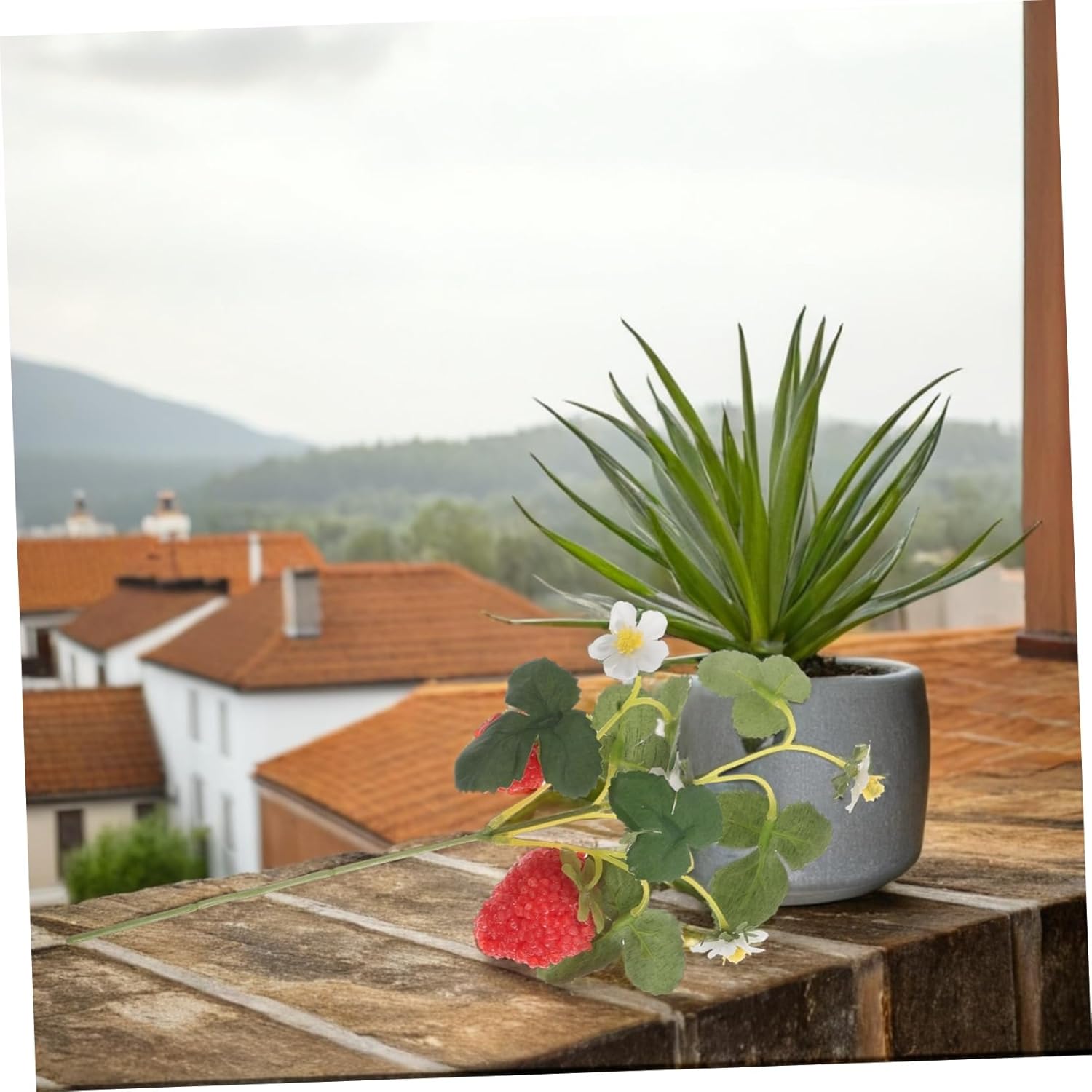 GLEAVI 5pcs Artificial Strawberry Plant Decor