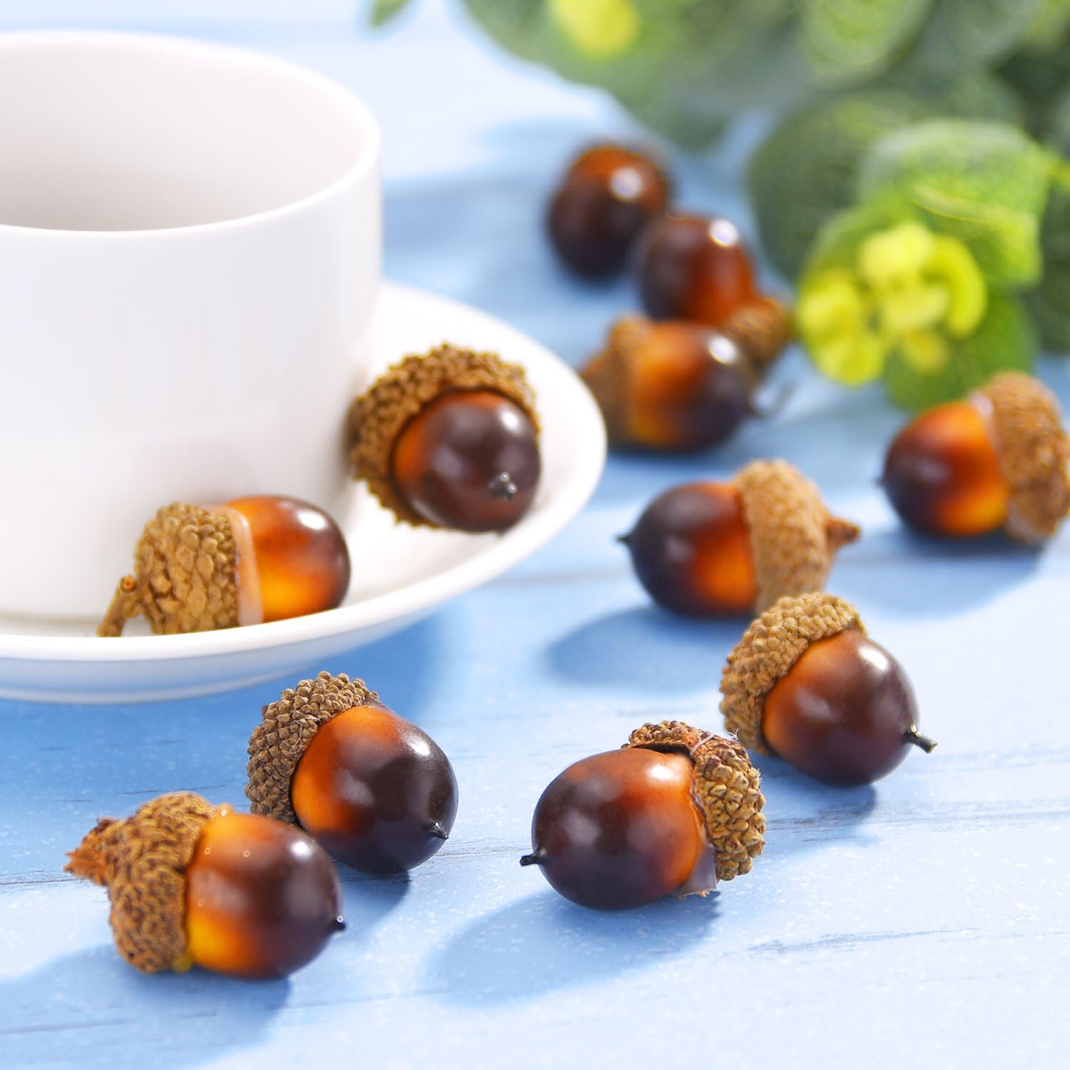 Bememo 100 Pack Lifelike Acorns Artificial Decor