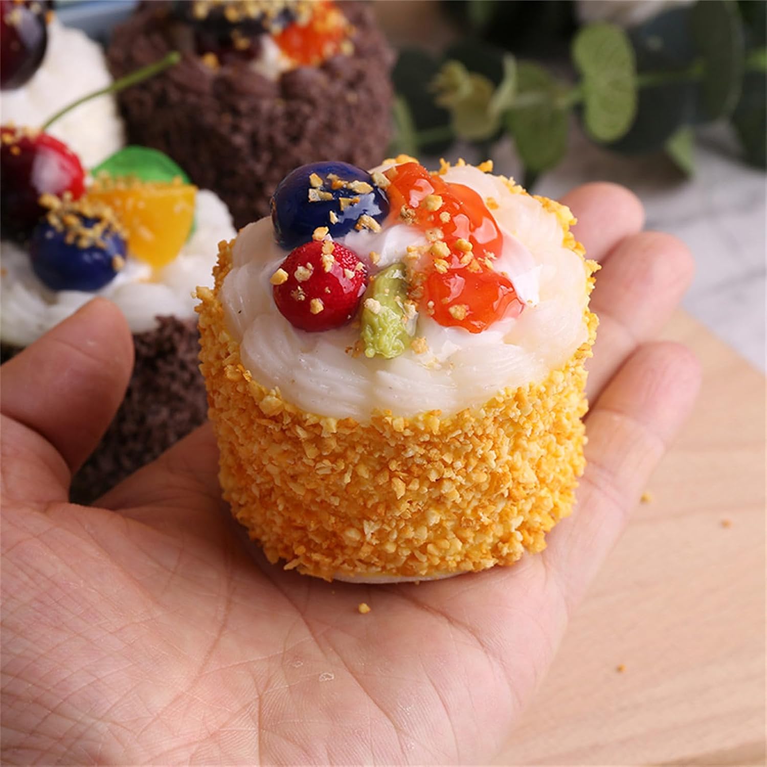 Realistic Artificial Cake Model for Display and Photography