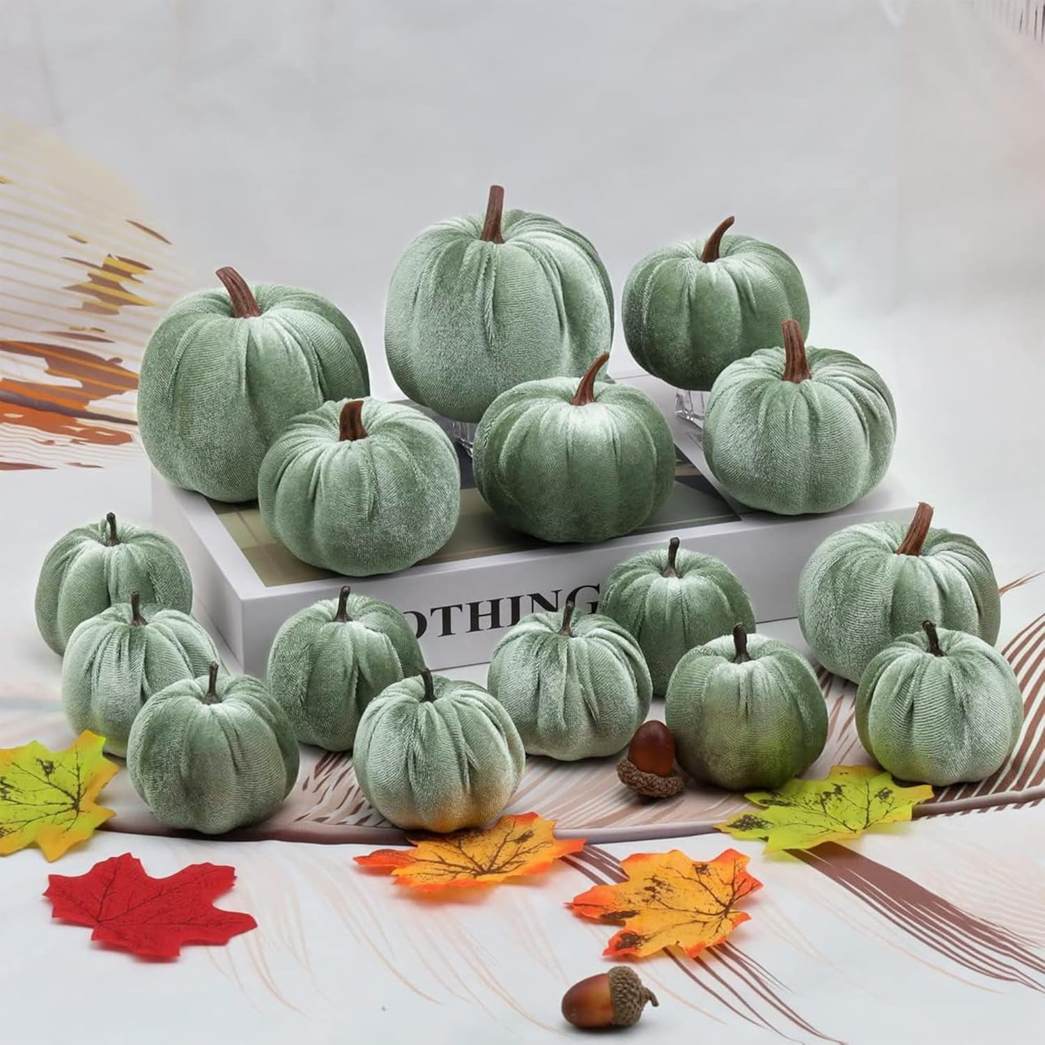 Woration 16pcs Velvet Artificial Pumpkins Set
