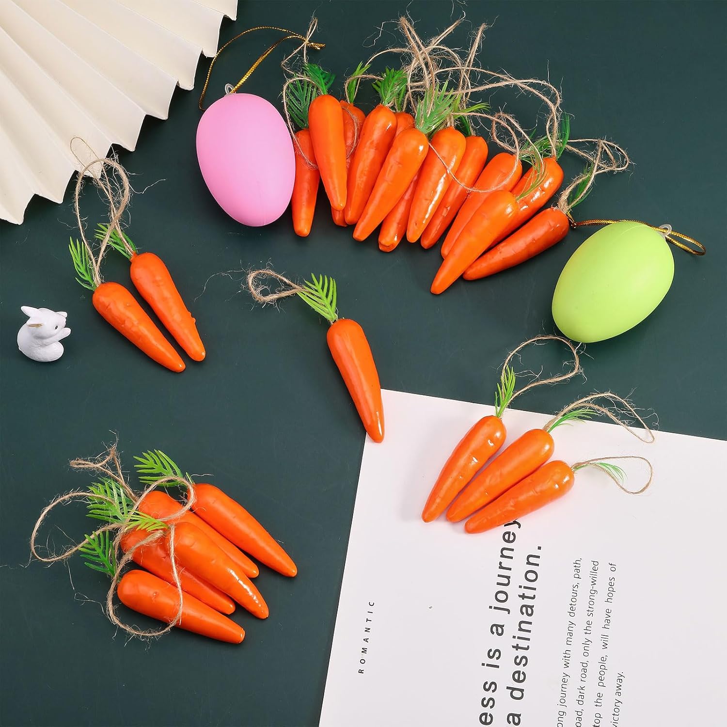 CHGCRAFT 24Pcs Lifelike Carrots with Jute Cord Easter Decor